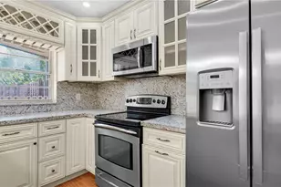 570 Woodgate Cir, Sunrise, FL 33326 - Photo 21