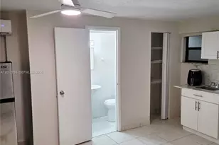 5871 NW 199th St, Hialeah, FL 33015 - Photo 5