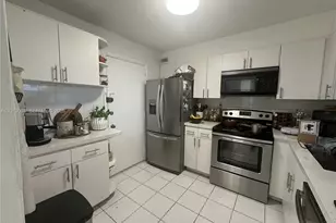 8233 Harding Ave, Miami Beach, FL 33141 - Photo 7