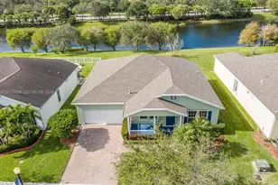10671 SW Waterway Ln, Port Saint Lucie, FL 34987 - Photo 3
