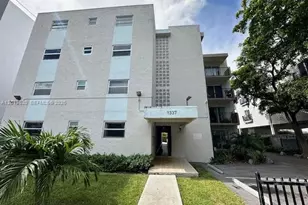 1337 NW 1st St, Miami, FL 33125 - Photo 3