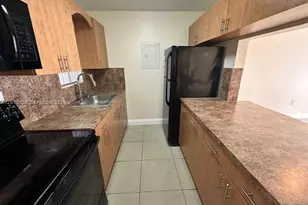 1337 NW 1st St, Miami, FL 33125 - Photo 11