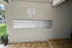 1337 NW 1st St, Miami, FL 33125 - Photo 25