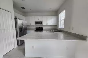 2693 SE 19th St, Homestead, FL 33035 - Photo 7