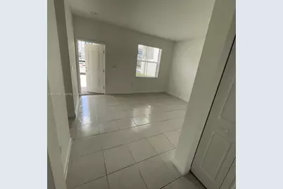 2693 SE 19th St, Homestead, FL 33035 - Photo 5