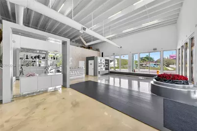 201 NW 37th St, Miami, FL 33127 - Photo 15