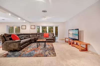 5305 SW 62nd Ave, Miami, FL 33155 - Photo 9