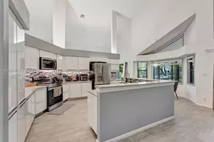10325 NW 6th St, Coral Springs, FL 33071 - Photo 5