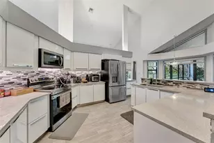 10325 NW 6th St, Coral Springs, FL 33071 - Photo 11