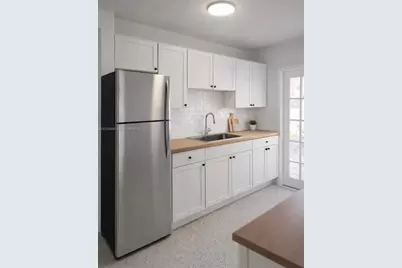 34 SE 1st Ave #B, Dania Beach, FL 33004 - Photo 3