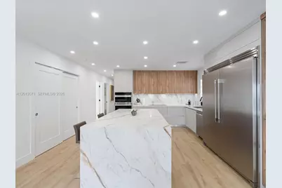301 88th St, Surfside, FL 33154 - Photo 25