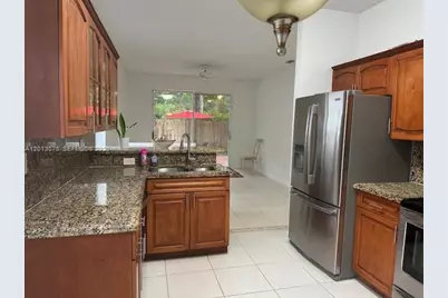 17110 NW 10th St, Pembroke Pines, FL 33028 - Photo 13
