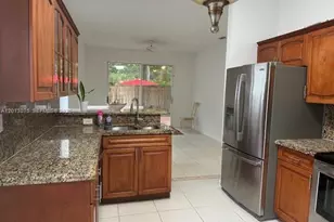 17110 NW 10th St, Pembroke Pines, FL 33028 - Photo 13