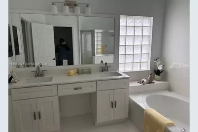 17110 NW 10th St, Pembroke Pines, FL 33028 - Photo 19
