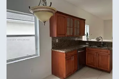 17110 NW 10th St, Pembroke Pines, FL 33028 - Photo 9