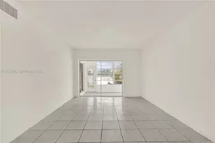 285 NE 191st St, Miami, FL 33179 - Photo 5