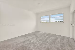 285 NE 191st St, Miami, FL 33179 - Photo 15