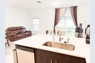 4009 NW 11th Dr, Lauderhill, FL 33313 - Photo 9