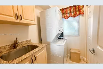 18100 N Bay Rd #1106, Sunny Isles Beach, FL 33160 - Photo 5
