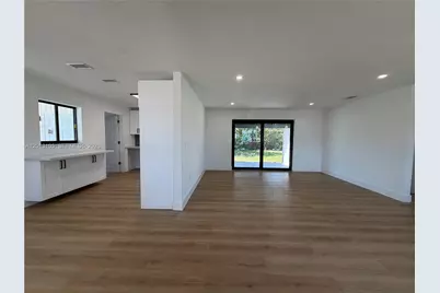 291 NW 184th Ter, Miami Gardens, FL 33169 - Photo 5