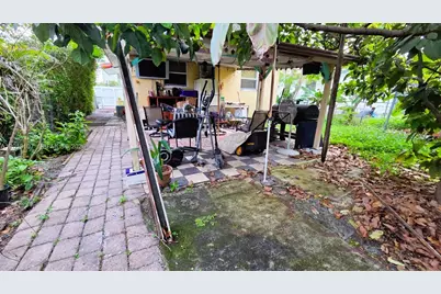 2335 NW 55th St, Miami, FL 33142 - Photo 15