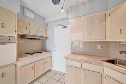 1430 Brickell Bay Dr #206, Miami, FL 33131 - Photo 15