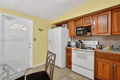 2450 NW 32nd St, Miami, FL 33142 - Photo 21