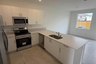 2643 SE 27th St, Homestead, FL 33035 - Photo 3