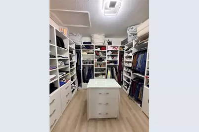8640 NW 101st Pl, Doral, FL 33178 - Photo 17
