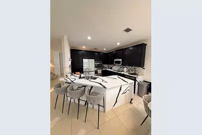 8640 NW 101st Pl, Doral, FL 33178 - Photo 11