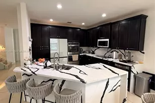 8640 NW 101st Pl, Doral, FL 33178 - Photo 11