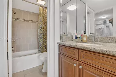 9330 Lagoon Pl #307, Davie, FL 33324 - Photo 21