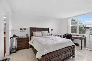9330 Lagoon Pl, Davie, FL 33324 - Photo 17