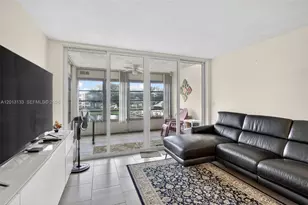 9330 Lagoon Pl, Davie, FL 33324 - Photo 3