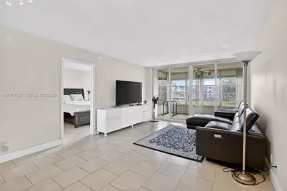9330 Lagoon Pl #307, Davie, FL 33324 - Photo 11