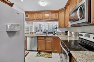 9330 Lagoon Pl, Davie, FL 33324 - Photo 5