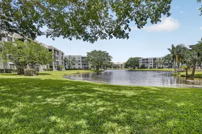 9330 Lagoon Pl #307, Davie, FL 33324 - Photo 31