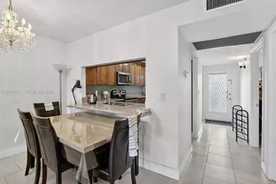 9330 Lagoon Pl #307, Davie, FL 33324 - Photo 9