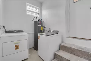 2121 NW 64th St, Miami, FL 33147 - Photo 19