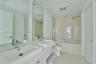 45 SW 9th St, Miami, FL 33130 - Photo 7