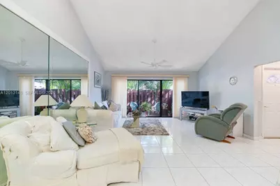 462 SE 14th St, Dania Beach, FL 33004 - Photo 3