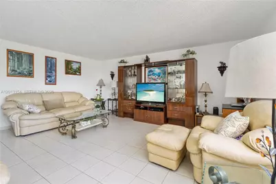 20401 NE 30th Ave #416-8, Aventura, FL 33180 - Photo 3