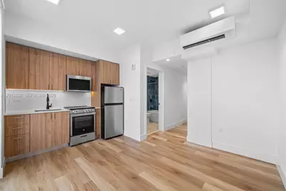 650 SW 1st St #306, Miami, FL 33130 - Photo 5