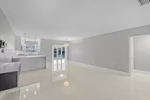 7108 Laurel Ln, Miami Lakes, FL 33014 - Photo 5