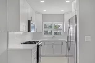 7108 Laurel Ln, Miami Lakes, FL 33014 - Photo 13