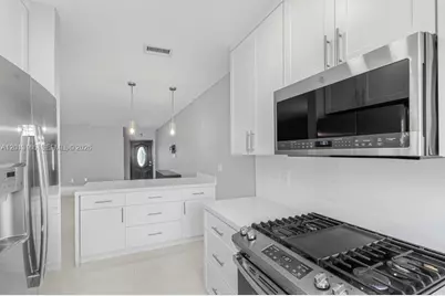 7108 Laurel Ln #7108, Miami Lakes, FL 33014 - Photo 15