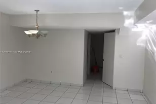 260 NW 107th Ave, Miami, FL 33172 - Photo 5