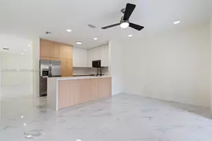 7978 NW 200th St, Hialeah, FL 33015 - Photo 9
