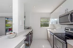 221 Meridian Ave, Miami Beach, FL 33139 - Photo 11