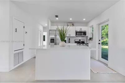 1044 NE 4th Ave, Homestead, FL 33030 - Photo 15